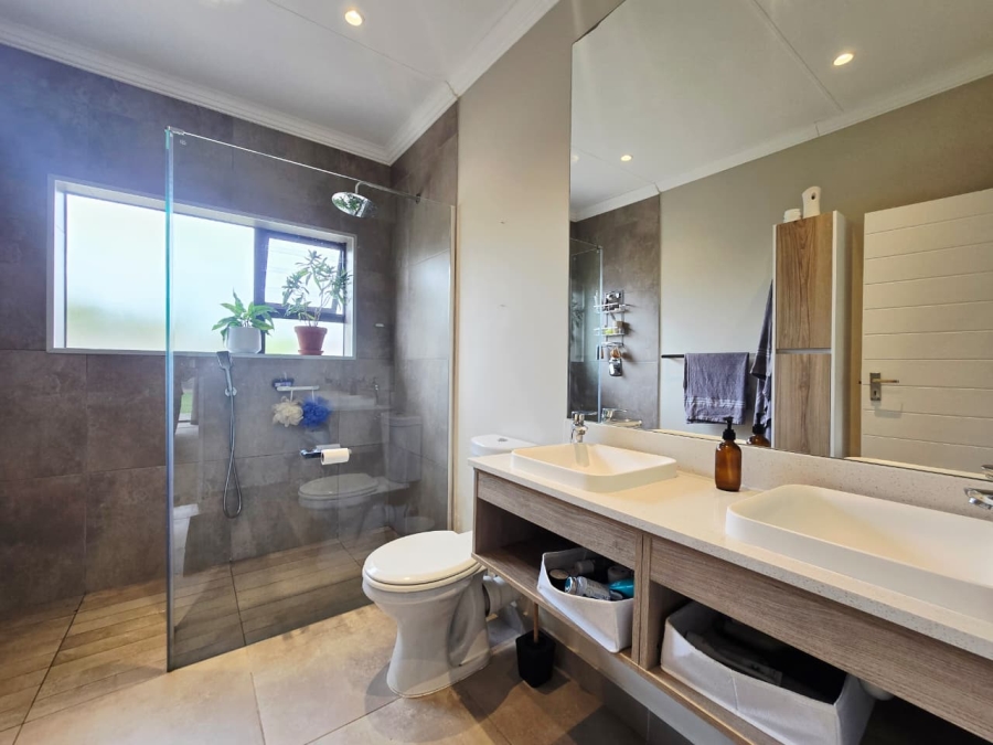 3 Bedroom Property for Sale in Earls Court Lifestyle Estate Western Cape